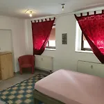 Halle Eg 78 Qm, Tv- Lounge, Kueche, Bad, 3 Moderne Dz, Zi 1 Franzoesisches Db Zi 2 Queensize- Bett, Oder Zweibettzimmer Zi 3 Franzoesisches Doppelbett Halle (Saale)