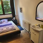 Halle Eg 78 Qm, Tv- Lounge, Kueche, Bad, 3 Moderne Dz, Zi 1 Franzoesisches Db Zi 2 Queensize- Bett, Oder Zweibettzimmer Zi 3 Franzoesisches Doppelbett Halle (Saale)