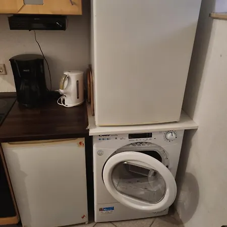 Halle Eg 78 Qm, Tv- Lounge, Kueche, Bad, 3 Moderne Dz, Zi 1 Franzoesisches Db Zi 2 Queensize- Bett, Oder Zweibettzimmer Zi 3 Franzoesisches Doppelbett Apartment Halle (Saale)