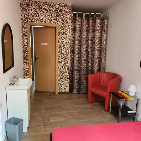 Halle Eg 78 Qm Gms Kueche Bad, Wc Gut Und Guenstig Unsere Sparpreise Sind Verhandelbar Auch Noch Nach Ihrer Buchung Halle (Saale)