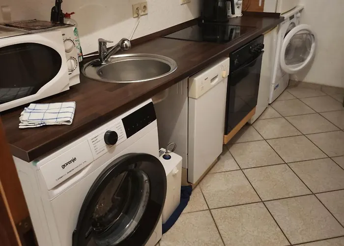 아파트 Halle Eg 78 Qm Gms Kueche Bad, Wc Gut Und Guenstig Unsere Sparpreise Sind Verhandelbar Auch Noch Nach Ihrer Buchung Halle (Saale)