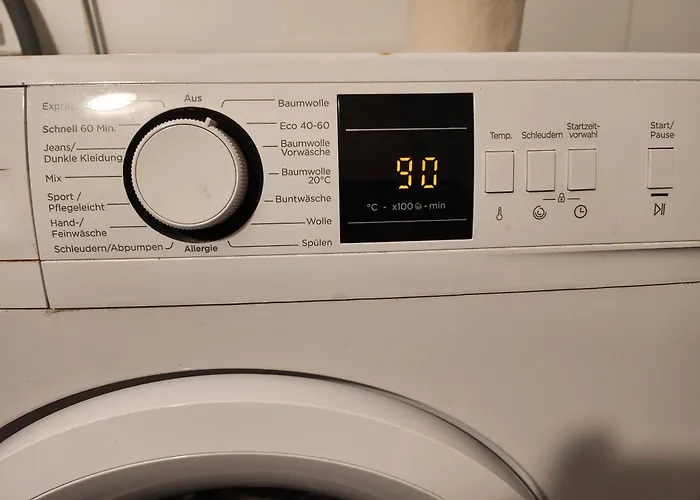 아파트 Halle Eg 78 Qm Gms Kueche Bad, Wc Gut Und Guenstig Unsere Sparpreise Sind Verhandelbar Auch Noch Nach Ihrer Buchung