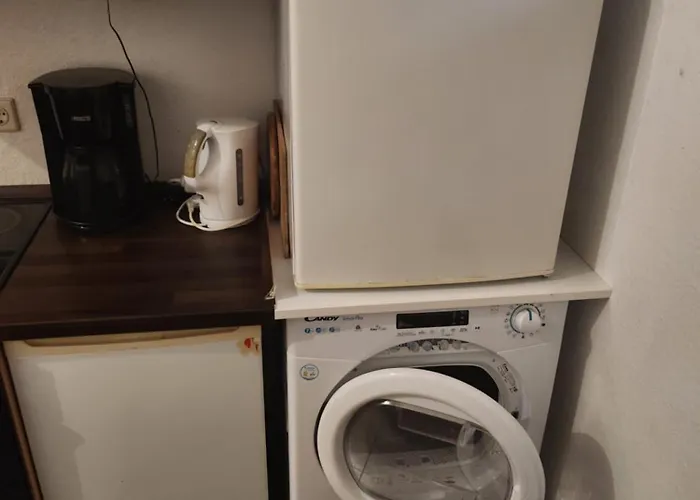 Halle Eg Fewo 78 Qm, Tv- Lounge, Kueche, Bad, 3 Moderne Dz, Zi 1 Franzoesisches Db Zi 2 Queensize- Bett, Oder Zweibettzimmer Zi 3 Franzoesisches Doppelbett Apartamento Halle (Saale)