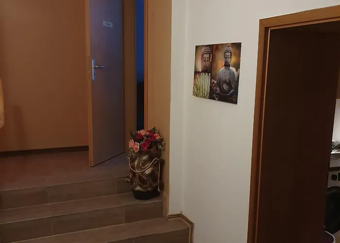 Halle Eg 78 Qm Gms Kueche Bad, Wc Gut Und Guenstig Unsere Sparpreise Sind Verhandelbar Auch Noch Nach Ihrer Buchung *