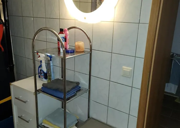 Halle Eg Fewo 78 Qm, Tv- Lounge, Kueche, Bad, 3 Moderne Dz, Zi 1 Franzoesisches Db Zi 2 Queensize- Bett, Oder Zweibettzimmer Zi 3 Franzoesisches Doppelbett Apartamento Halle (Saale)