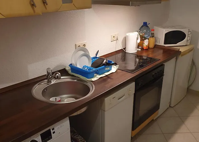 Halle Eg 78 Qm Gms Kueche Bad, Wc Gut Und Guenstig Unsere Sparpreise Sind Verhandelbar Auch Noch Nach Ihrer Buchung Halle (Saale)