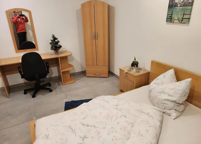 아파트 Halle Eg 78 Qm Gms Kueche Bad, Wc Gut Und Guenstig Unsere Sparpreise Sind Verhandelbar Auch Noch Nach Ihrer Buchung Halle (Saale)